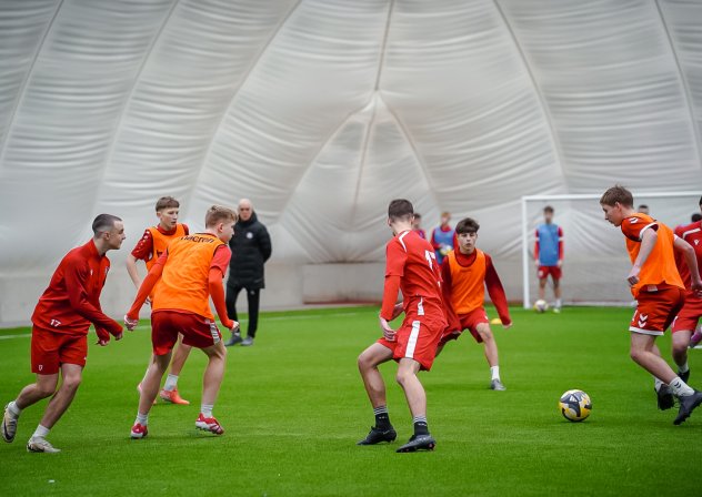 Pripučiamas futbolo maniežas