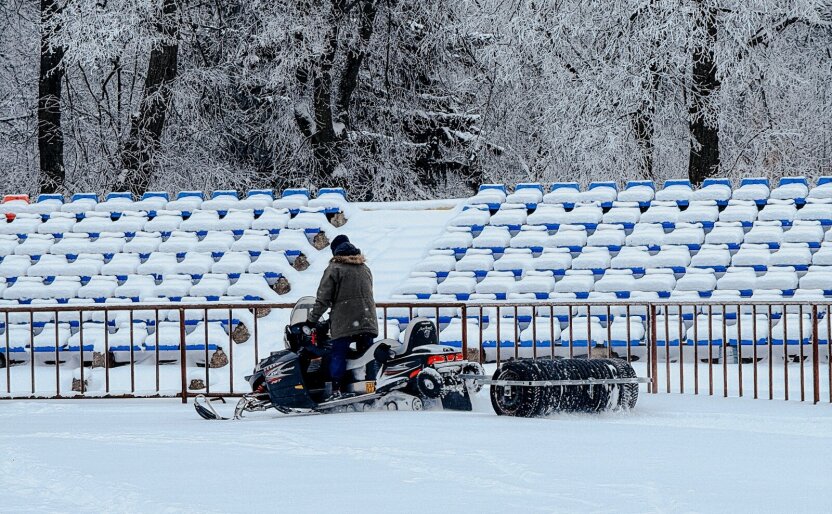 Aukštaitijos futbolo stadione įrengta lygumų slidinėjimo trasa