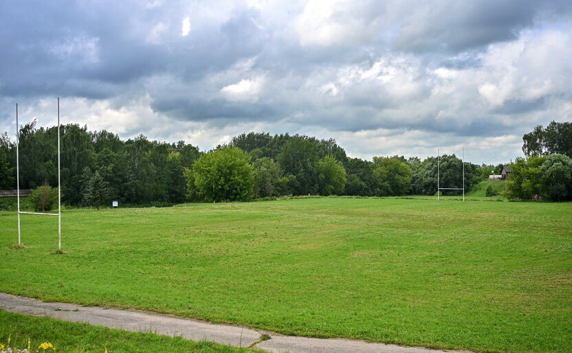 PNTVC atnaujina sporto infrastruktūrą: darbai regbio aikštelėje ir rankinio salėje